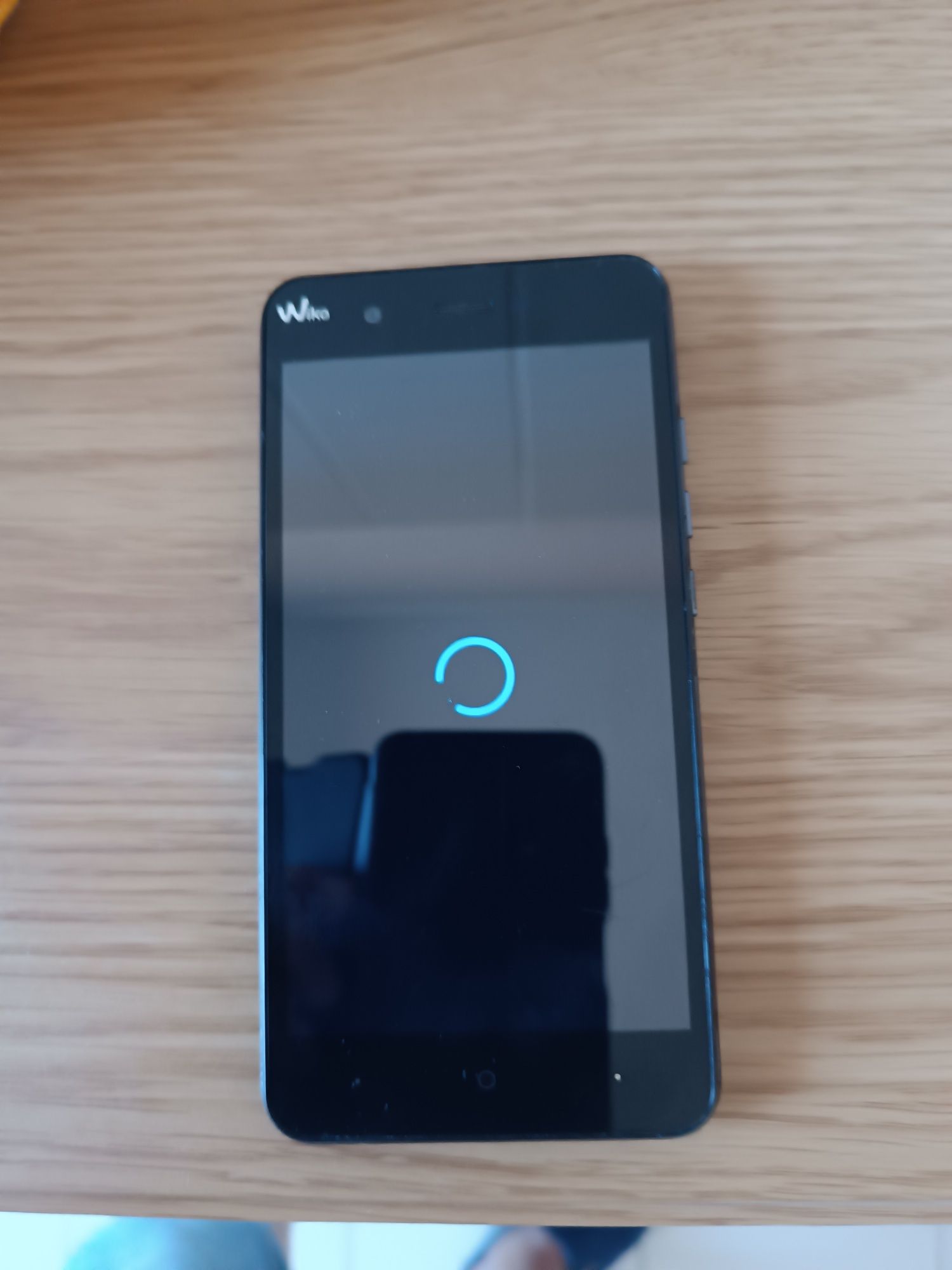 Telemóvel Wiko muito bonito