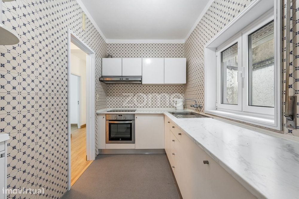 Apartamento T2, renovado, junto à marginal de Esposende