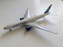 Модель літака, модель самолета Boeing 777-200, United, Phoenix 1:400