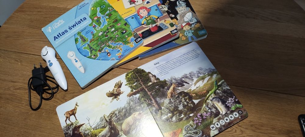 Pióro Albik + Wszechświat + Atlas świata+ Wesoła nauka +Świat zwierząt