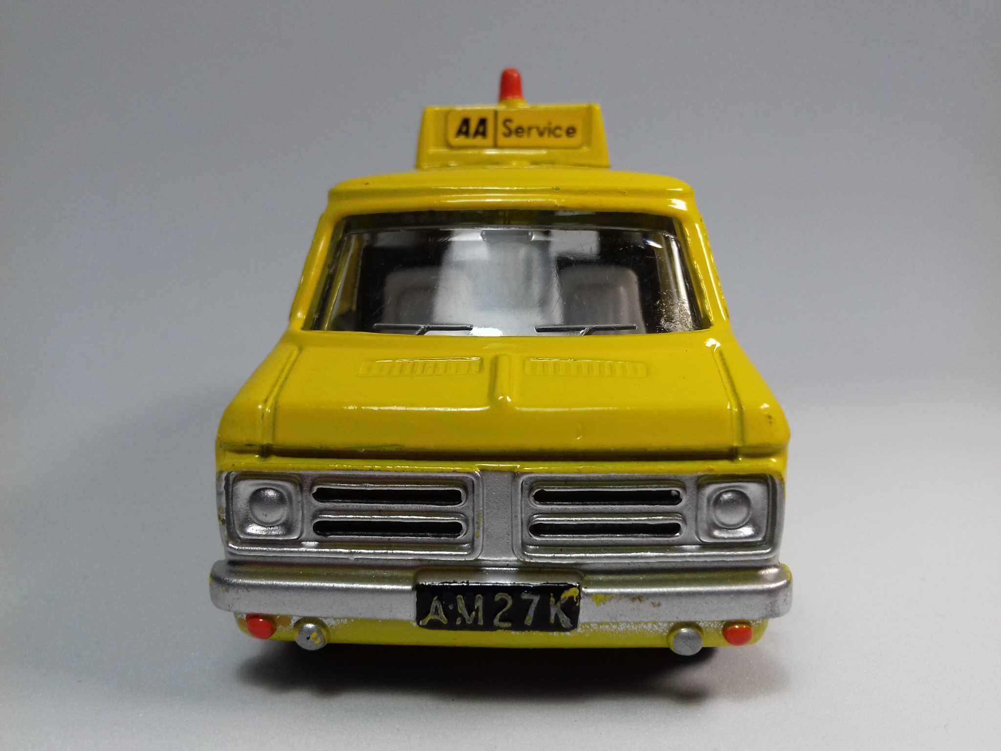 Dinky Toys #412 - Bedford Van-Serviço AA - 1970´s by Meccano Ltd