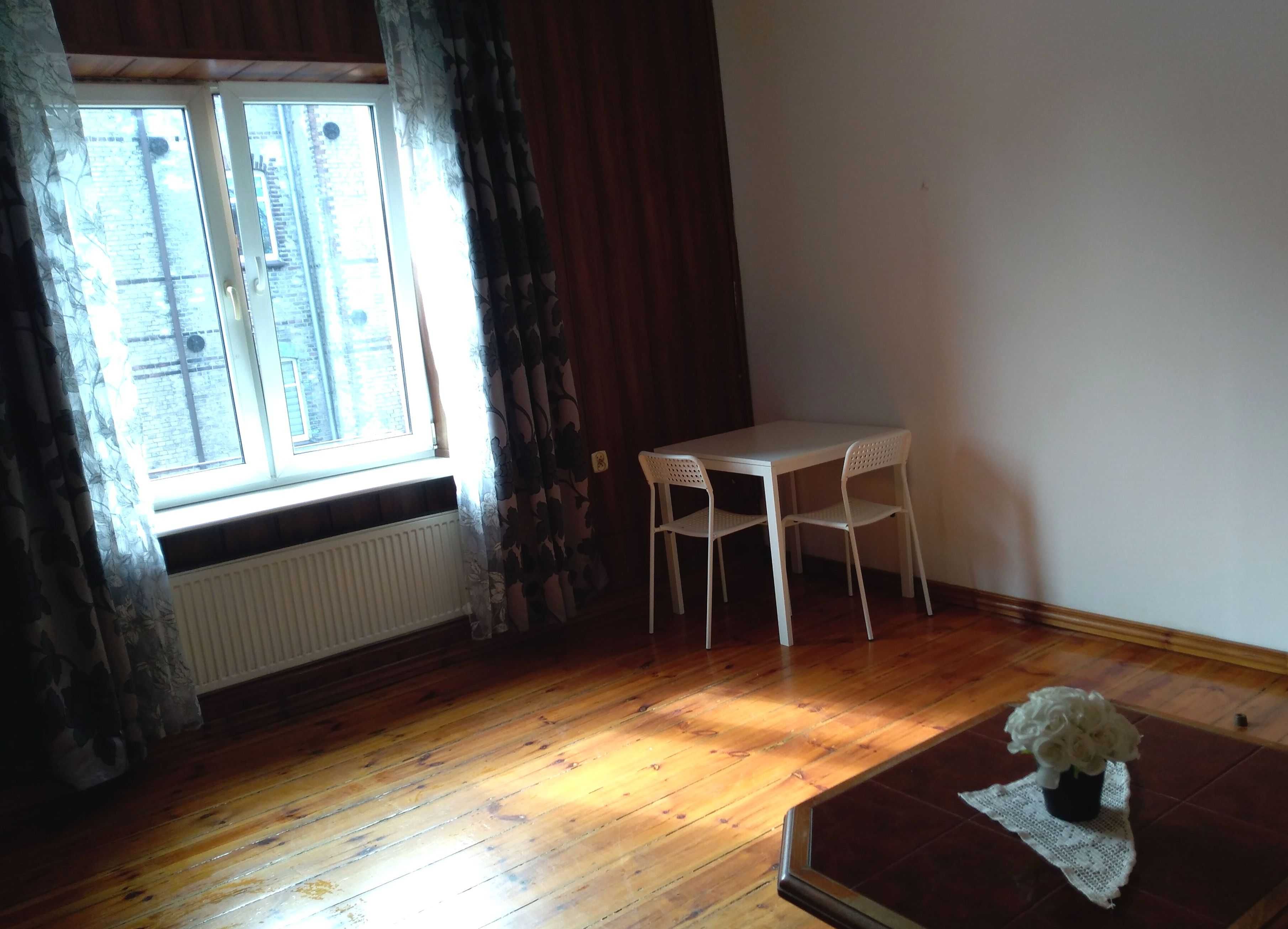 Apartament - 50 m dwa pokoje plus osobna kuchnia