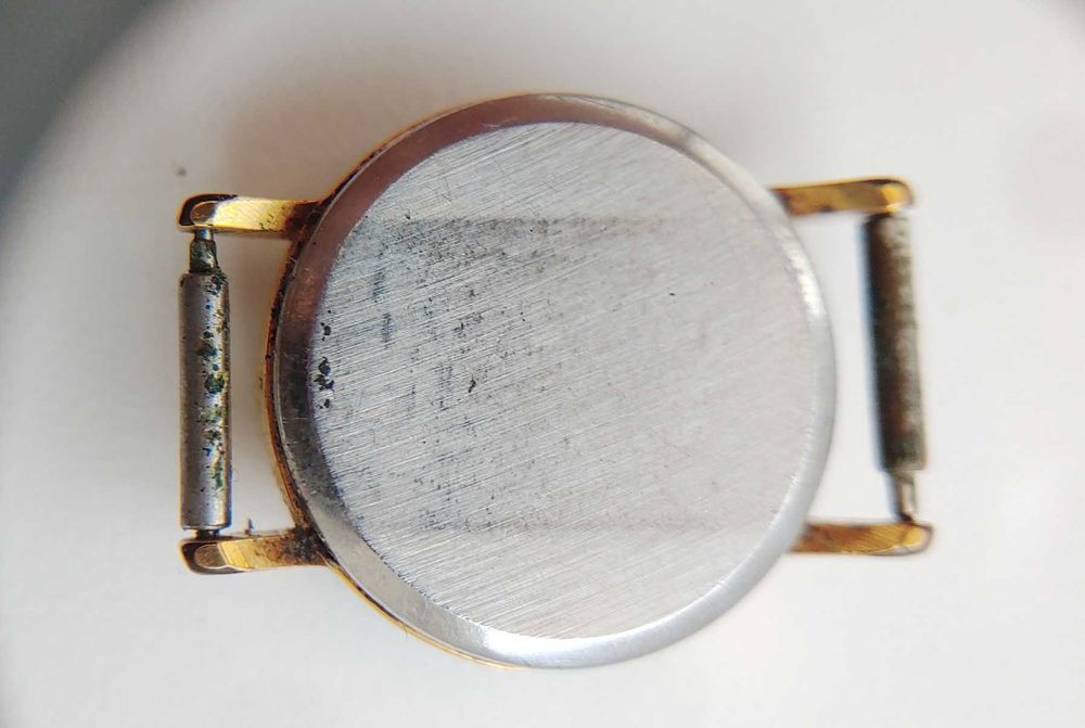 Жіночий позолочений годинник Luch (несправний)