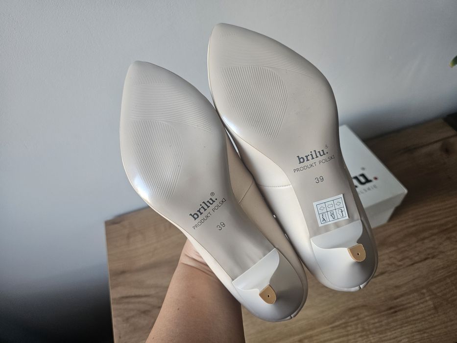 Buty ślubne nowe Brilu ecru 39