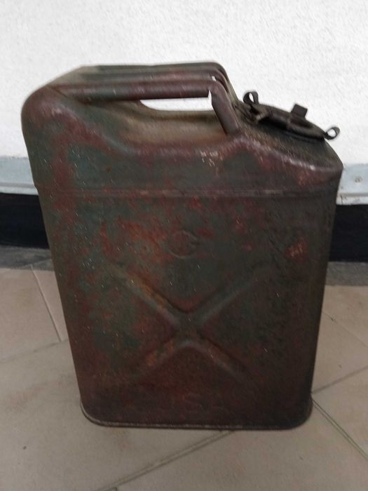 продам металлические канистры