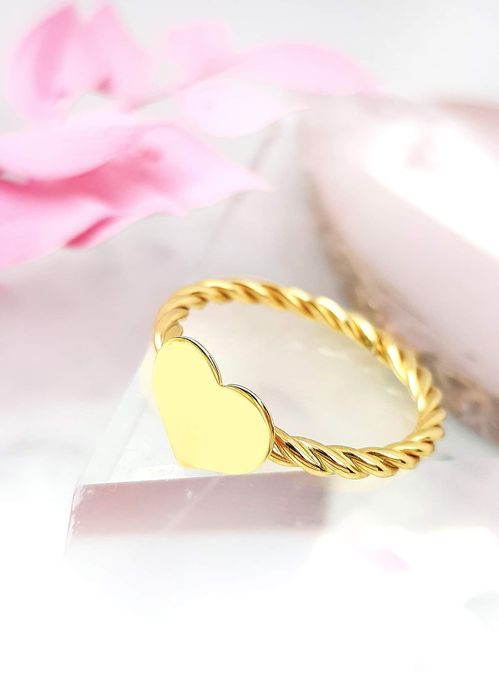 Złoty pierścionek z serduszkiem