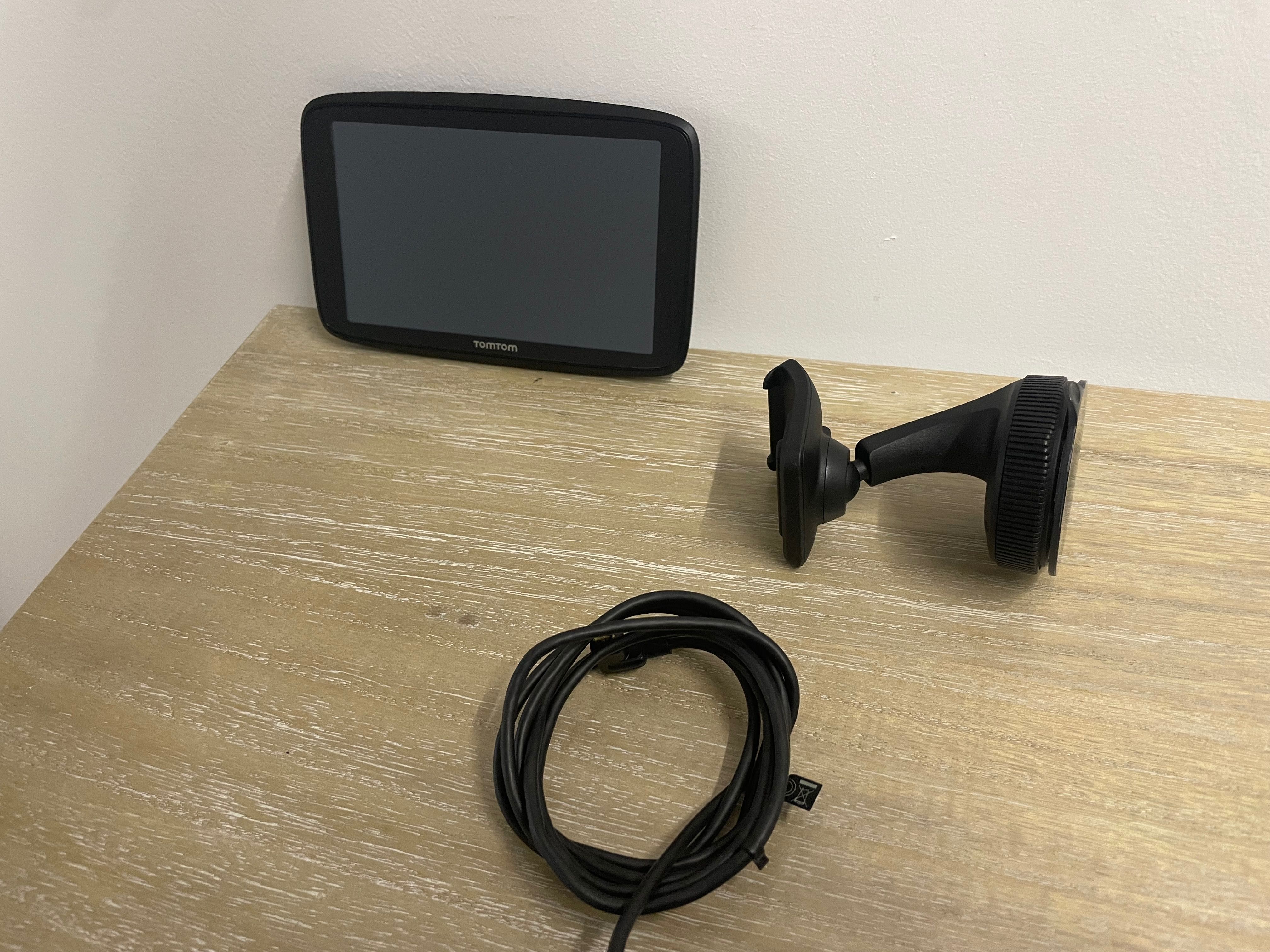 Tomtom go essential 6