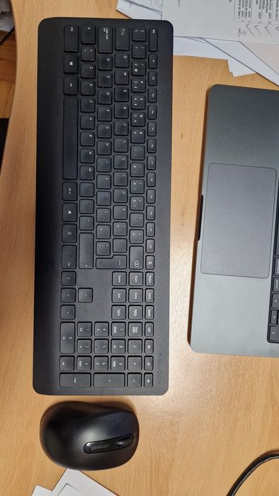 Teclado e rato sem fio do Microsoft