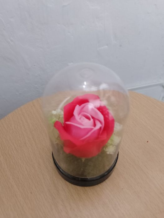 Kopułka z róża mydlana na prezent