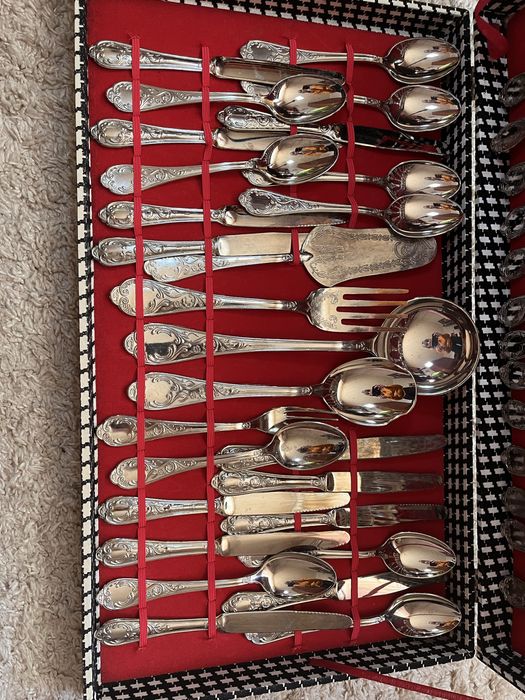 Набор столових приборів