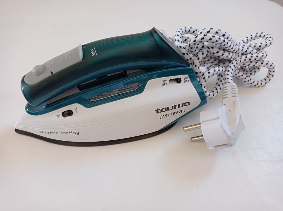 Ferro de engomar (travel)