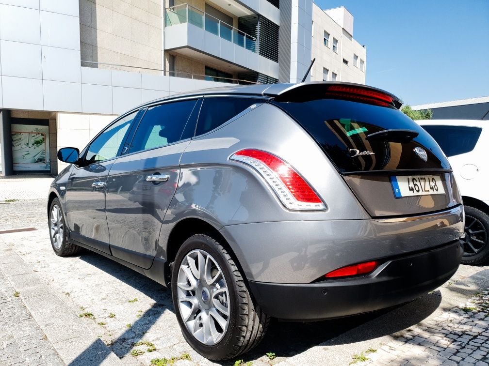 Lancia Delta 1.6 Argento 2010