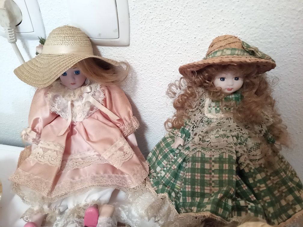 Bonecas de porcelana