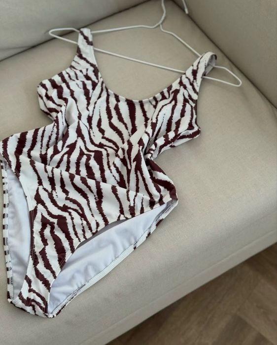 Купальник суцільний