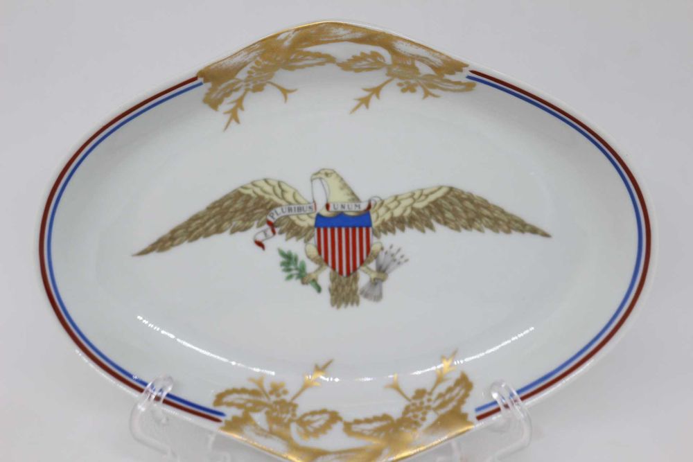 Rara Conserveira Vista Alegre Mottahedeh Diplomatic Eagle 17,8 cm
