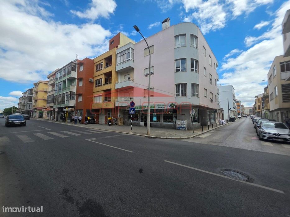 Oportunidade loja com 150 m2 ideal apartamento Lavradio Lisboa