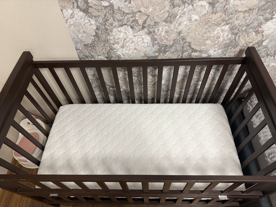 Манеж с маятником