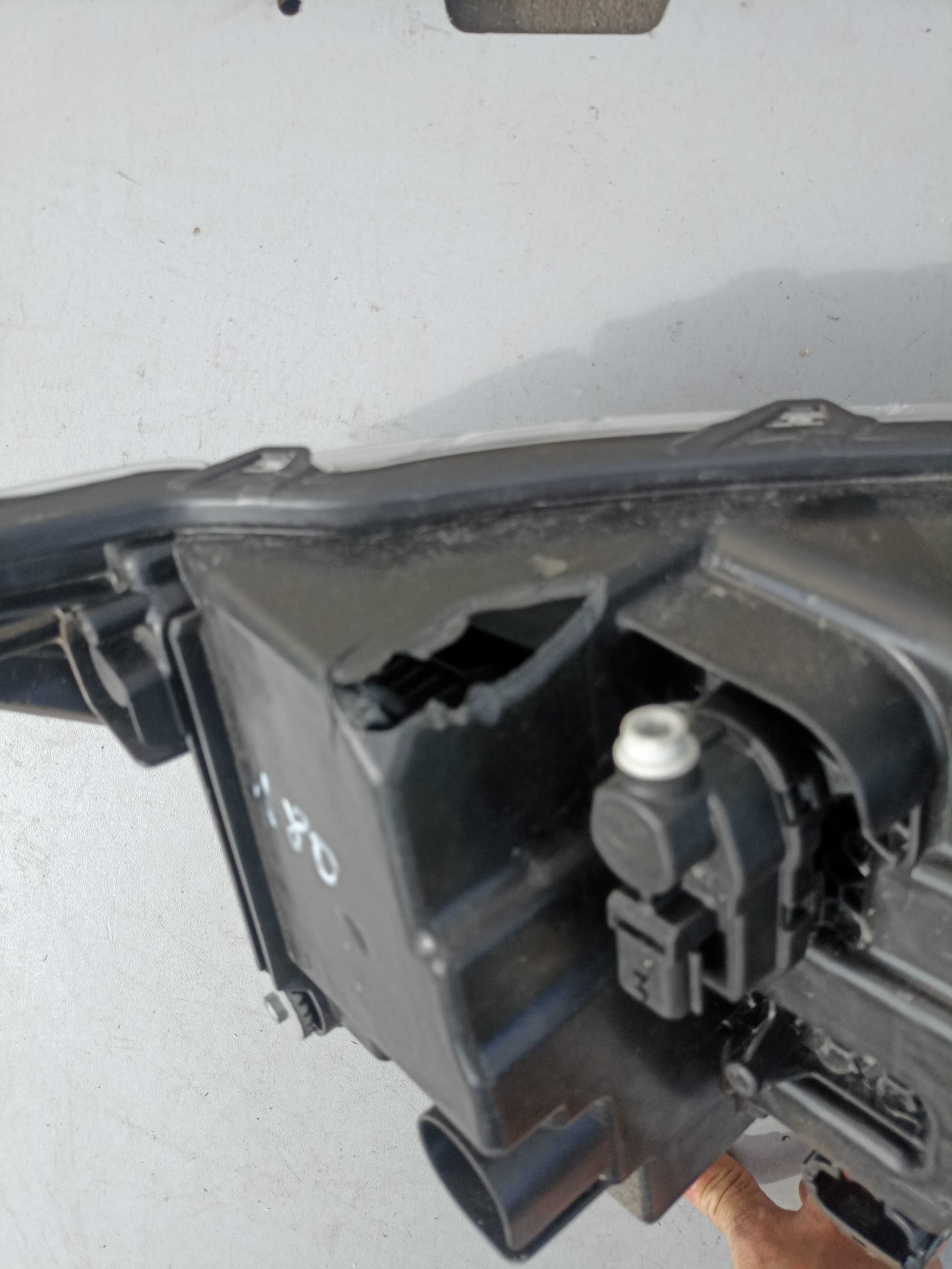 Lampa przednia nissan Qashqai II j11