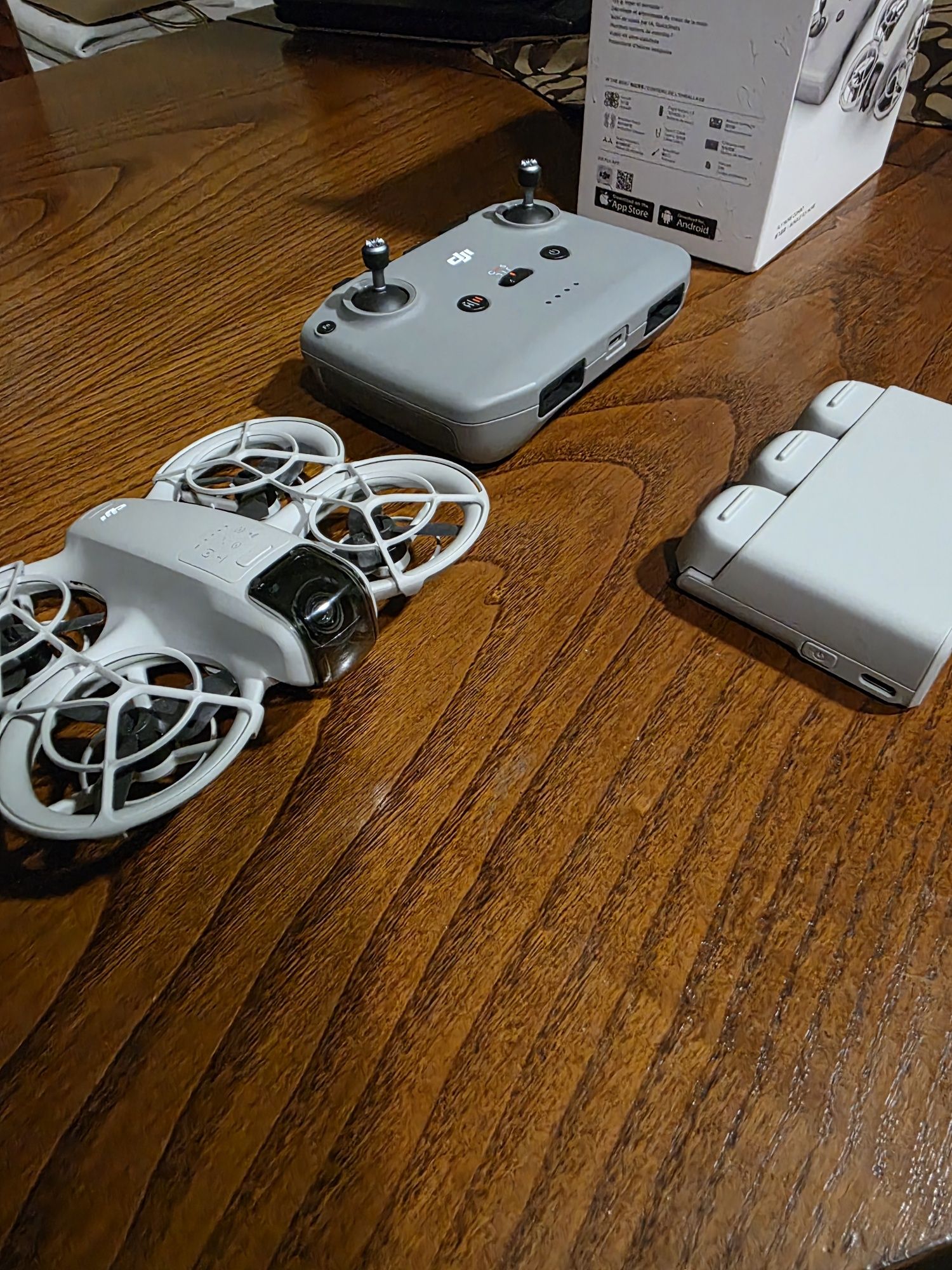 DJI NEO Fly More Combo