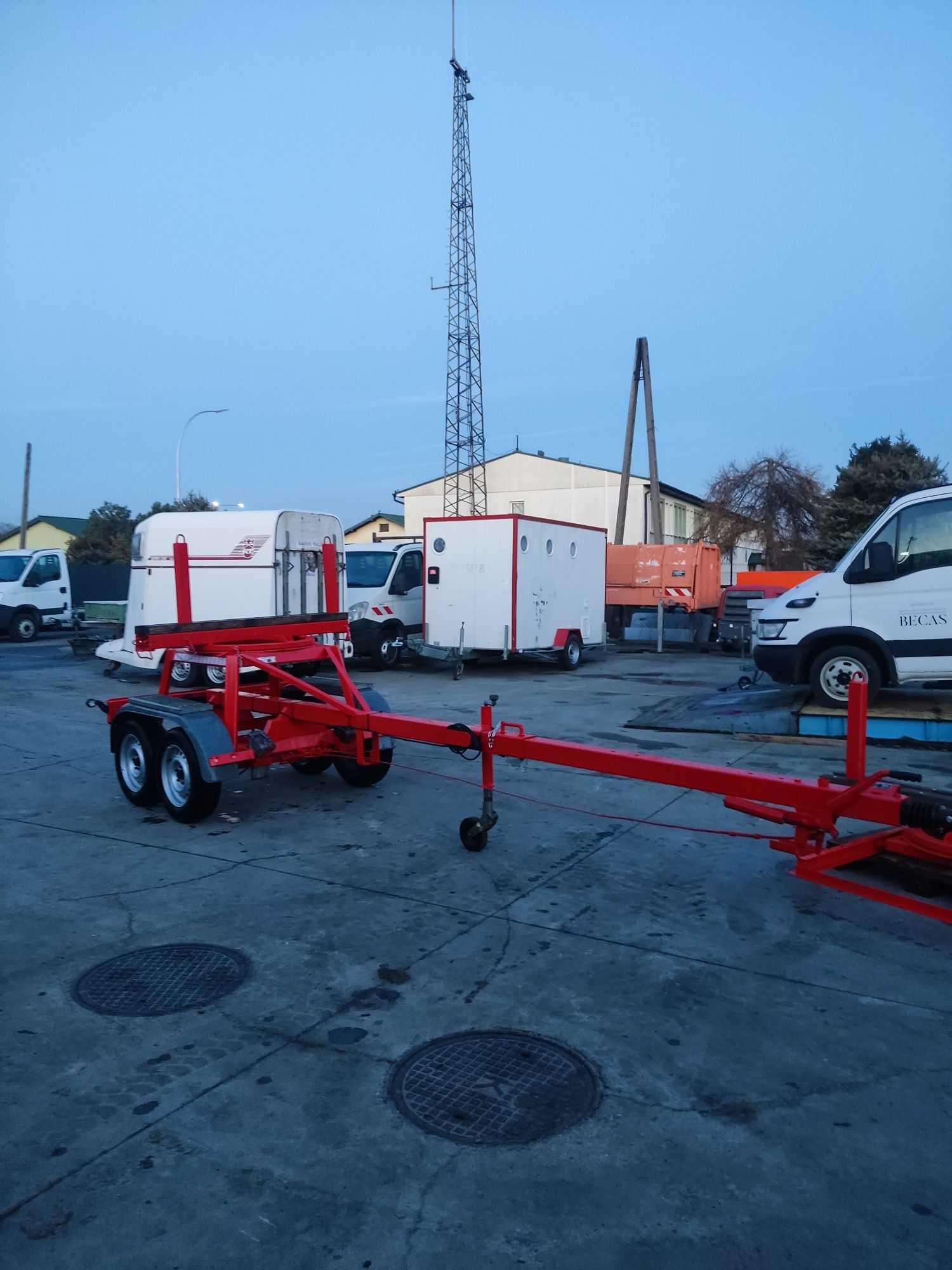 DMC 2700 kg.mocna Dłużyca dwuosiowa przyczepa sprowadzona