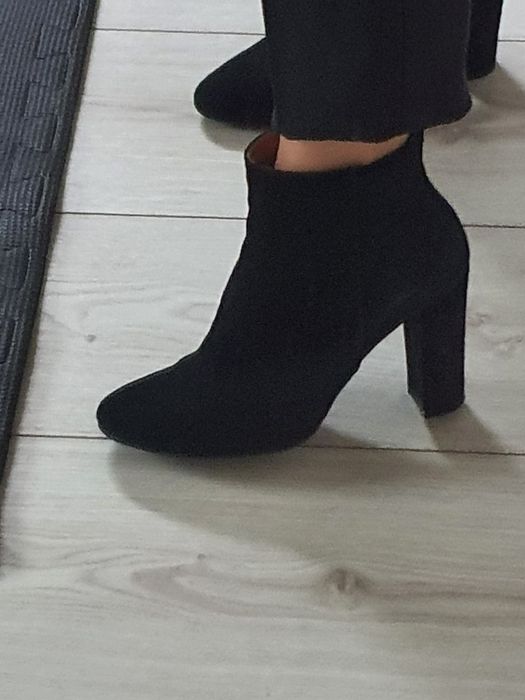 Botki na słupku RYŁKO 36 na 24cm stopę