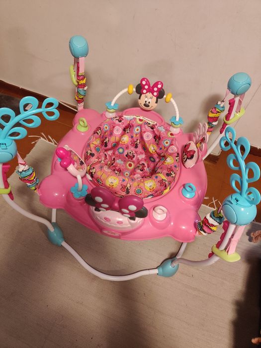 Saltador Minnie como Novo