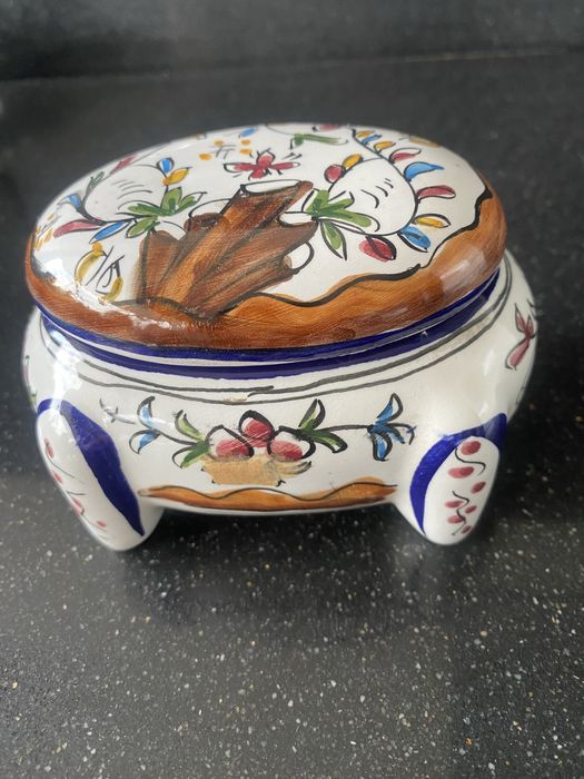 Guarda-jóias de louça de Coimbra (séc XVIII)