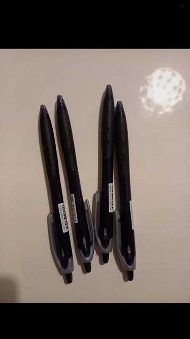 Długopis firmy Pilot BPRG-10R-F-B czarny.