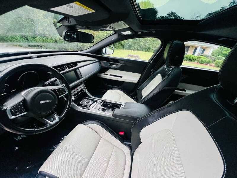 2016  Jaguar  XF