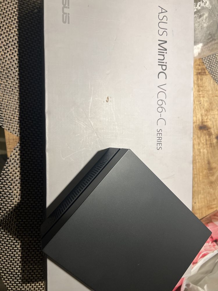 Asus mini pc 32 gb ram intel 7 -9700 ssd