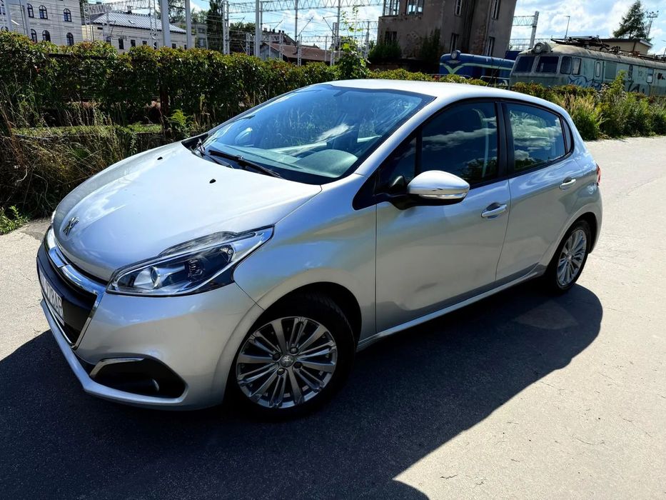 Peugeot 208 LIFT tablet bezwypadkowy