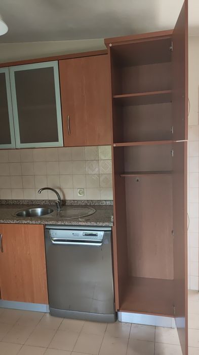 Cozinha em MDF folheada cerejeira