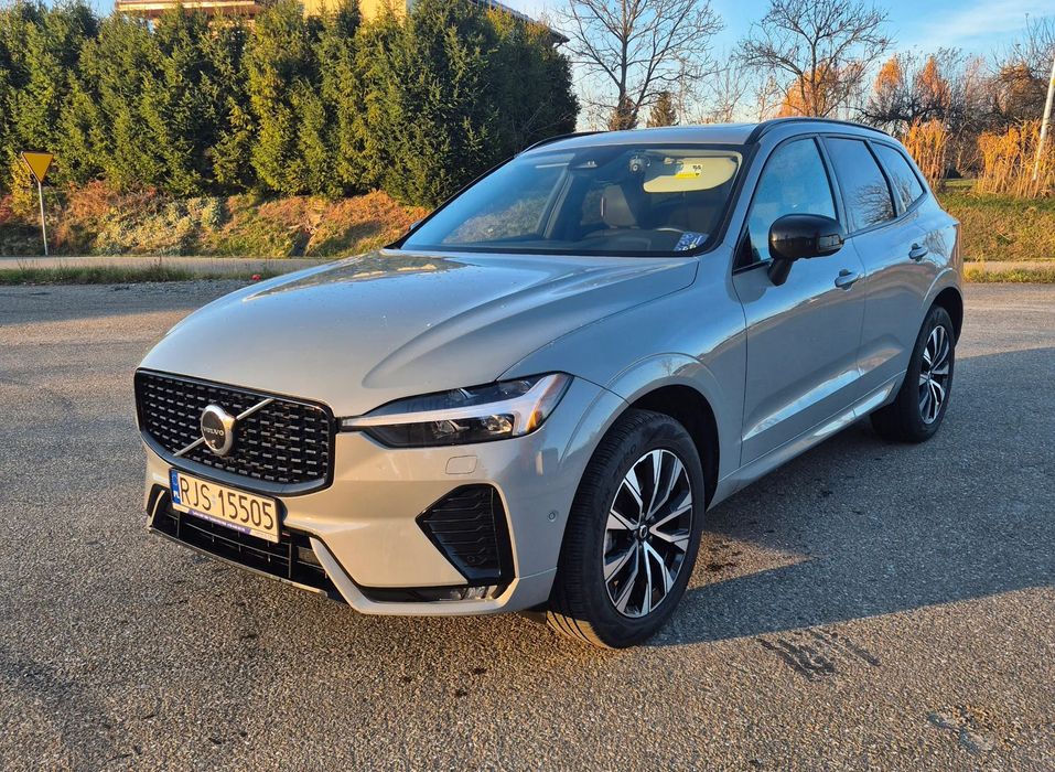 Volvo XC 60 Volvo XC60 B5 Dark plus 2.0 B 250KM matrix