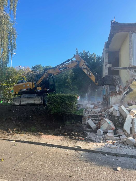 Prace ziemne wyburzenia wykopy prace brukarskie