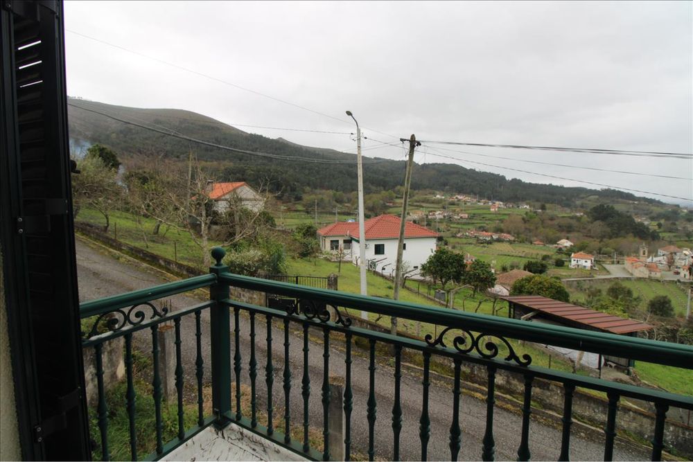 Metade Casa em Melgaço para venda