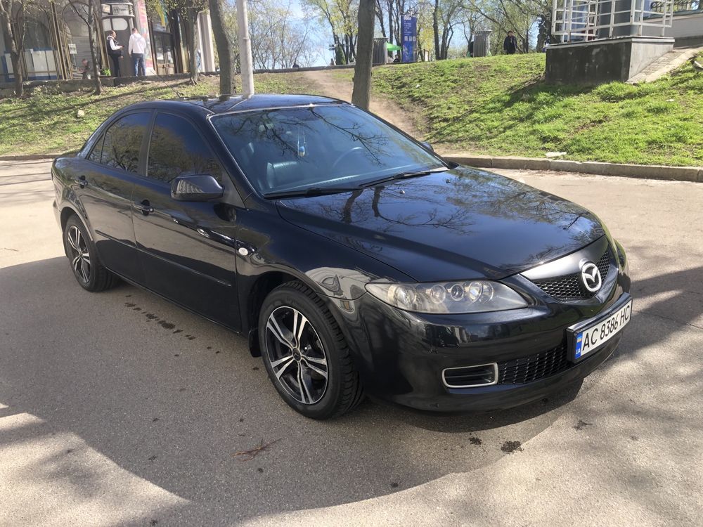 Mazda 6 гарний стан, хороша комплектація