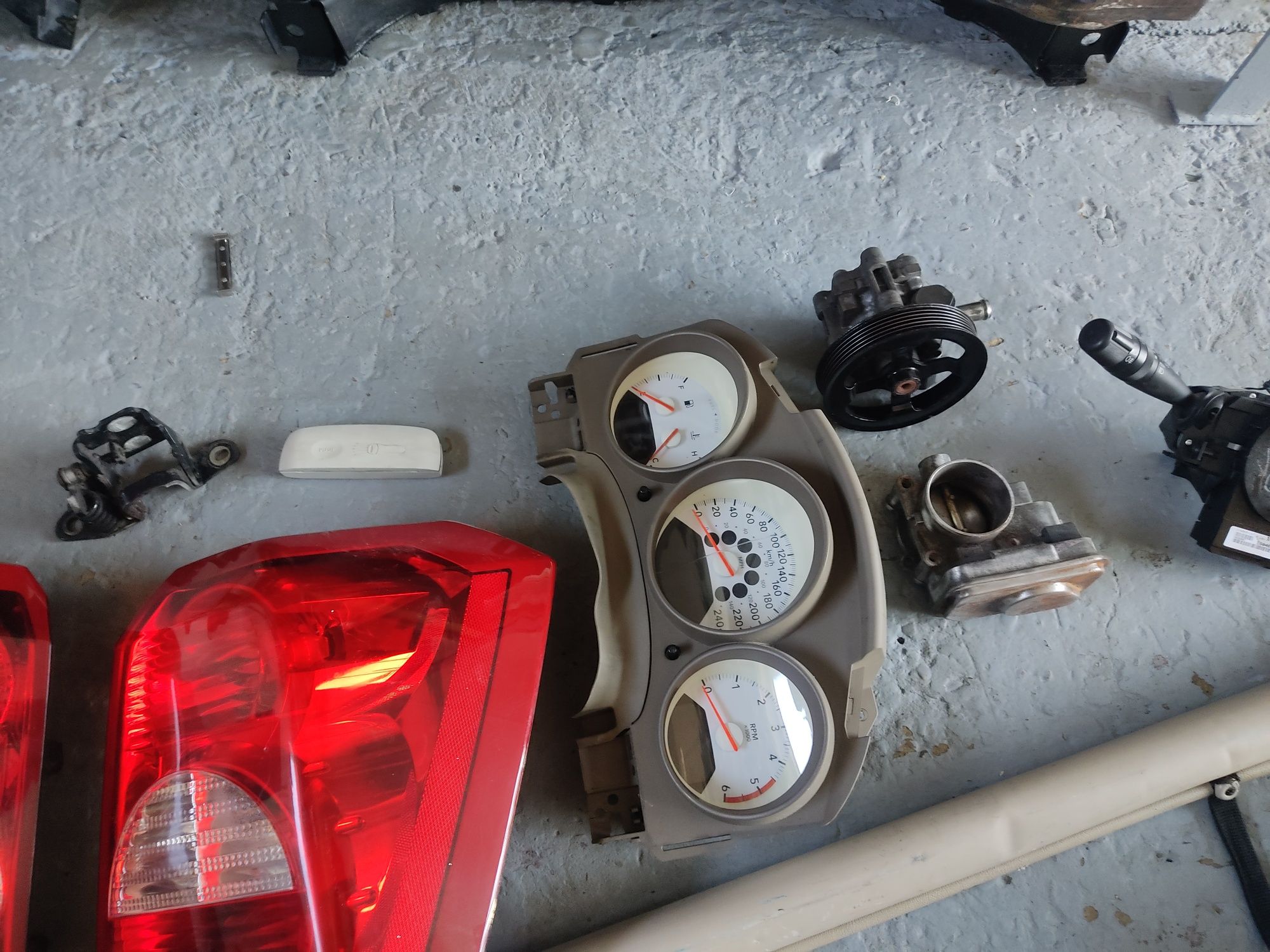 Передня фара ліхтар Dodge caliber 06-11р Європа