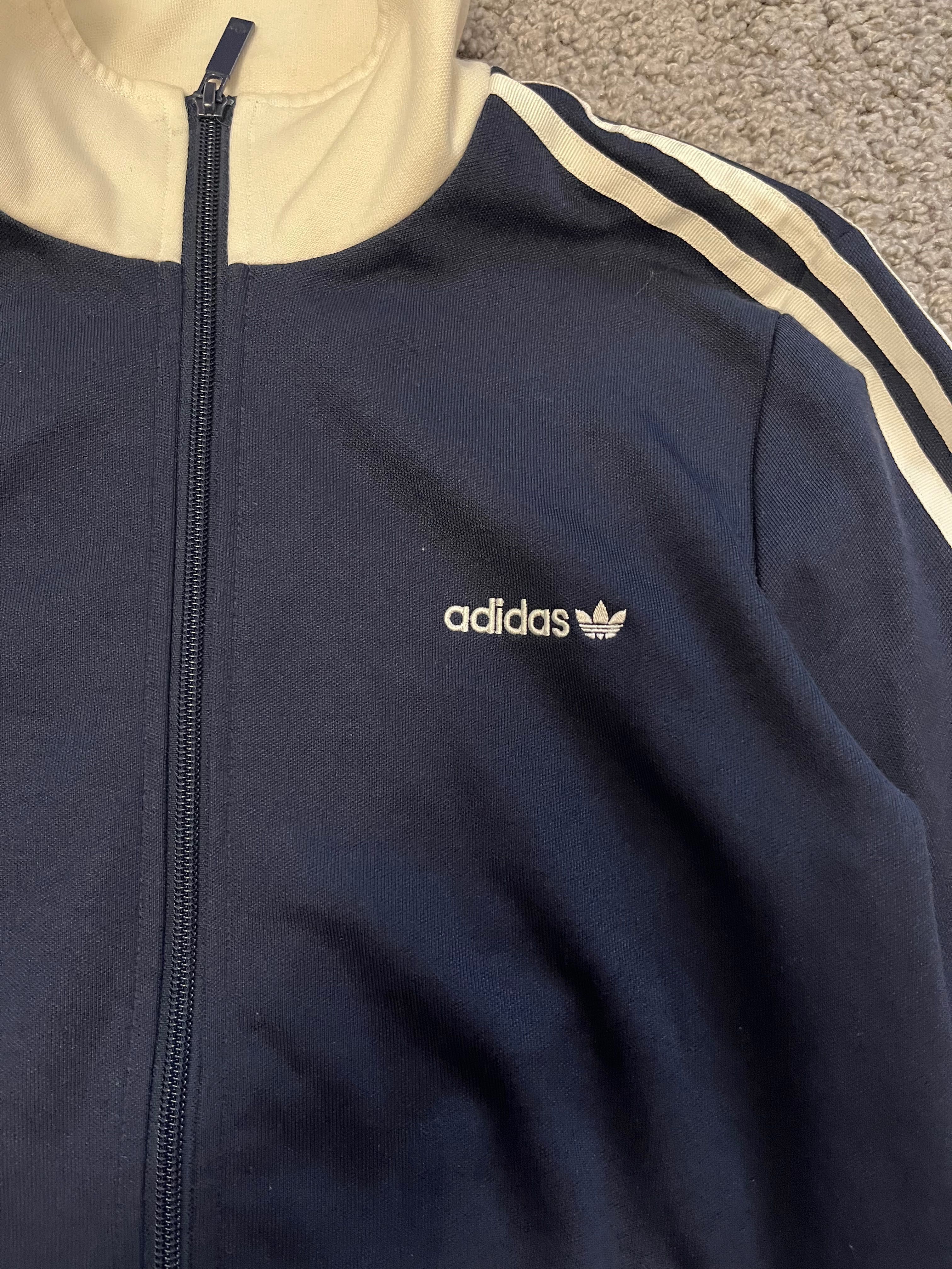 Олімпійка adidas на лампасах