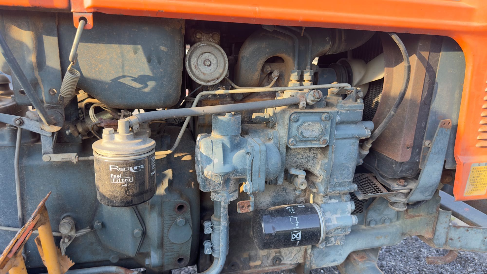 Trator Kubota L1501 fiável e Pronto a Trabalhar