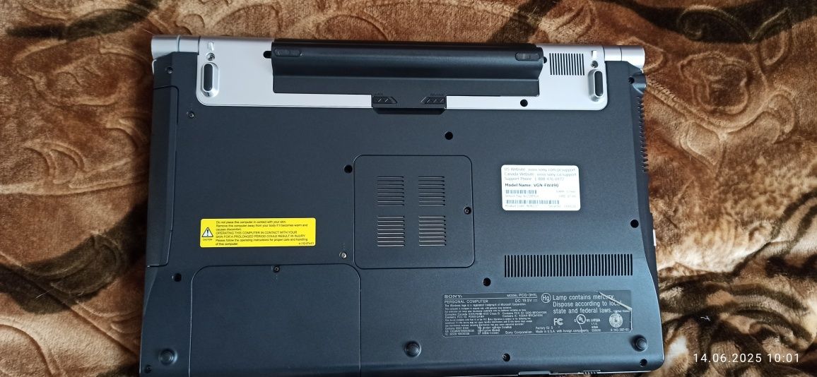 Sony vaio VGN-FW490 16,4" (T9600 2.8 GHz, 233 GB HDD, 8 GB DDR2)