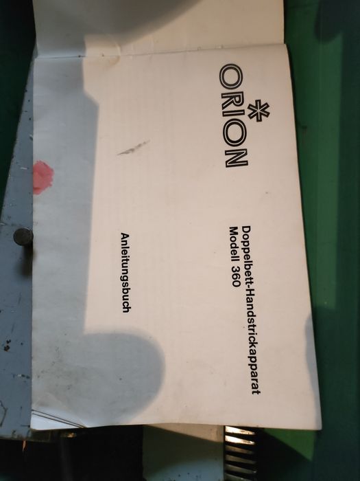 Maszyna dziewiarska dwupłytowa