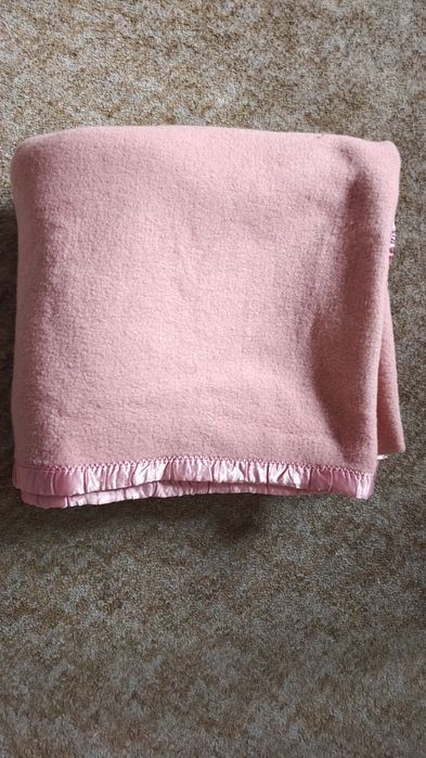 Cobertor vintage rosa com cetim – 177x204 cm