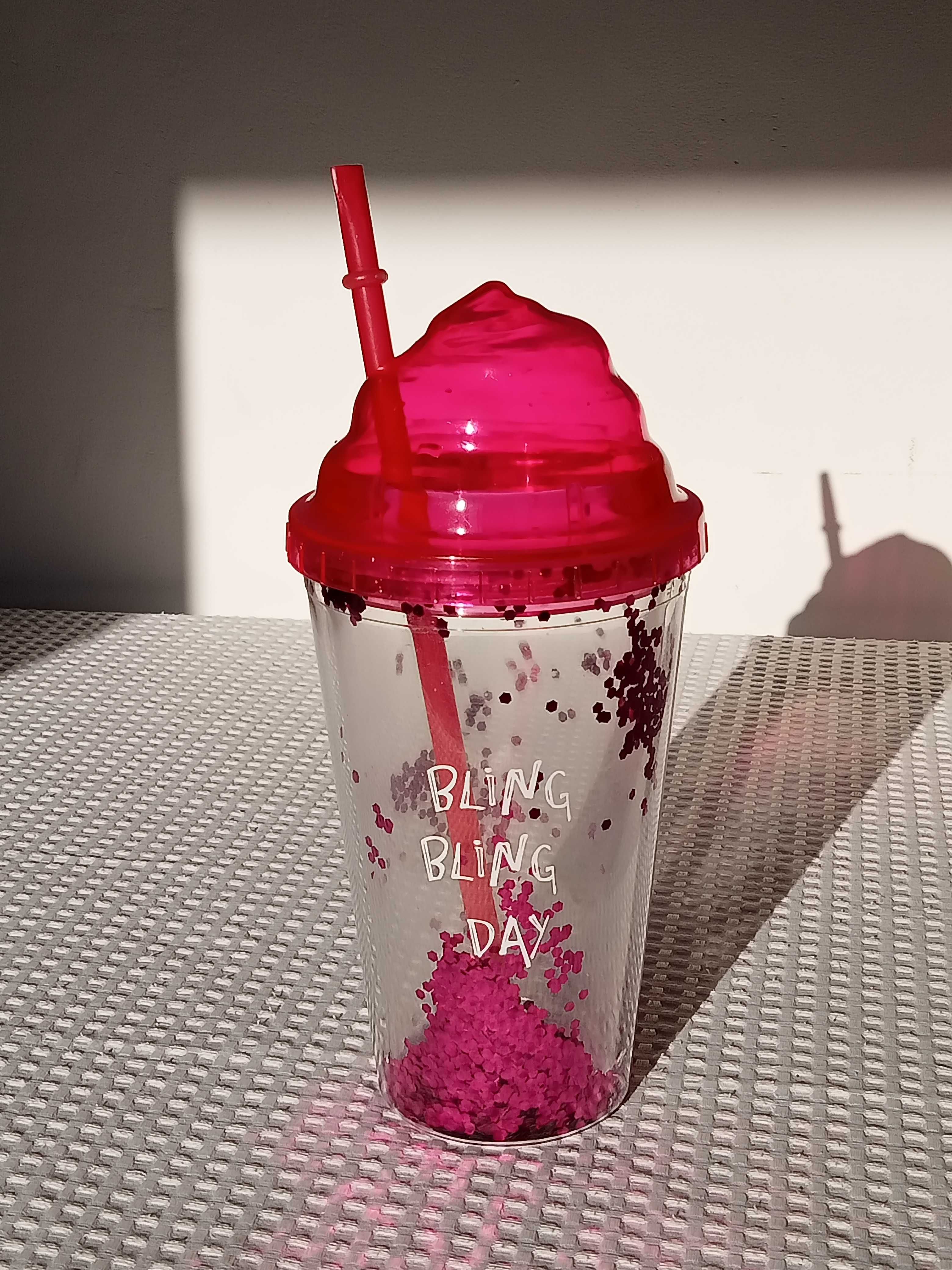 kubek ze słomką SHAKE duży różowy brokatowy
