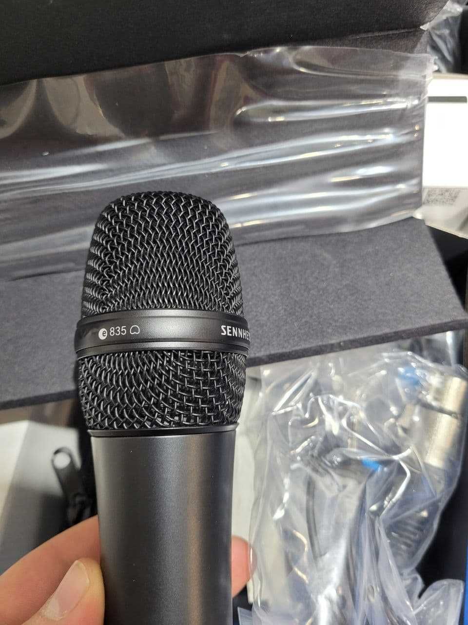 Беспроводной микрофон SENNHEISER AVX-835 SET-4-US