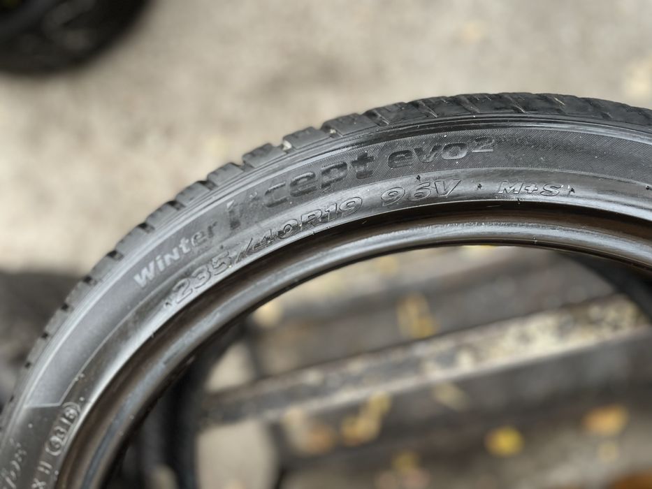 235/40 r19 шини, резина зима