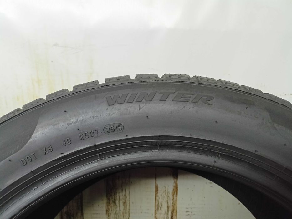 Pirelli SottoZero 3 215/55/17 2015r. 98V 2x6mm (481)