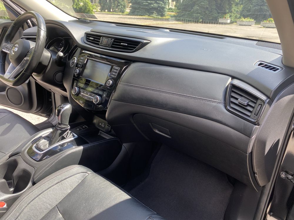 Nissan Rogue ( X-TRAIL) SL awd