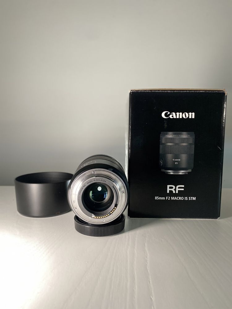 Canon RF 85mm f2 macro is stm