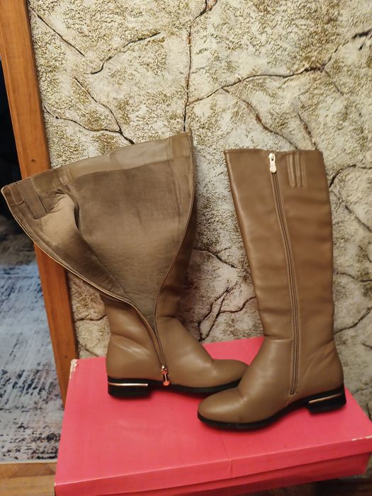 Продам чоботи жіночі