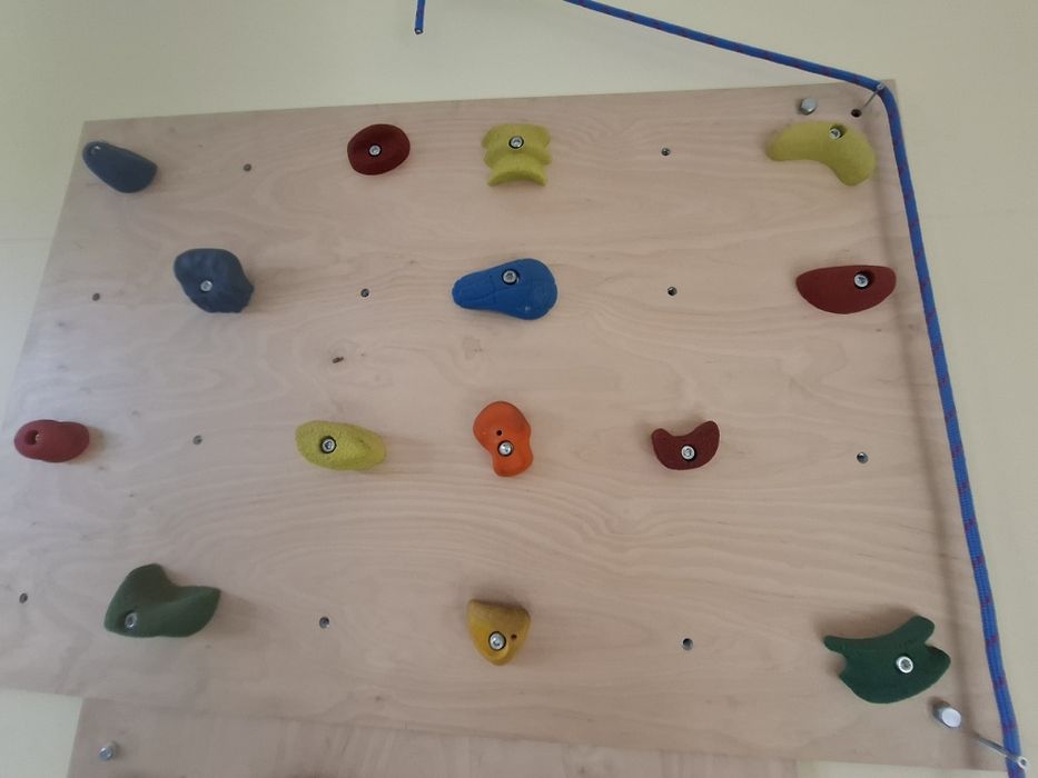 Sprzedam 2 panele wspinaczkowe w bardzo dobrym stanie